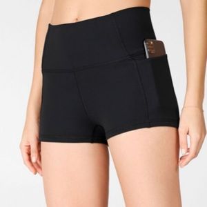 New Fabletics Oasis High Waist Shorts Black L